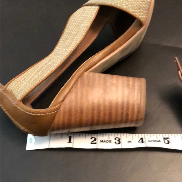 COCONUTS BURLAP W/LEATHER TRIM CHUNKY HEELS - Picture 8 of 8